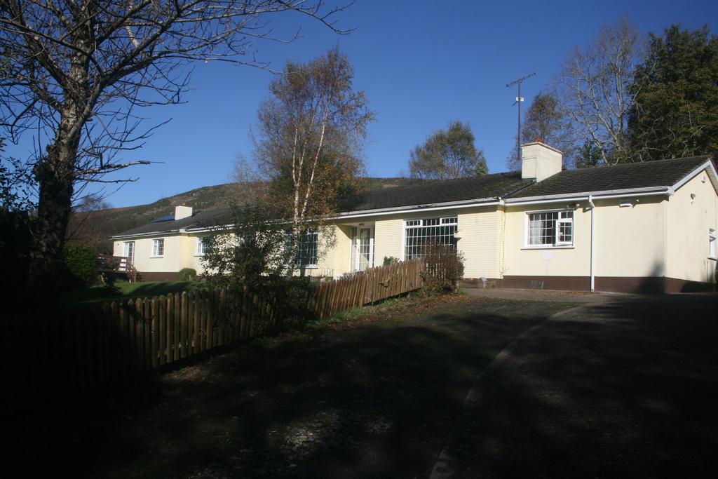 Laragh Mountain View Lodge Saggart Exterior photo